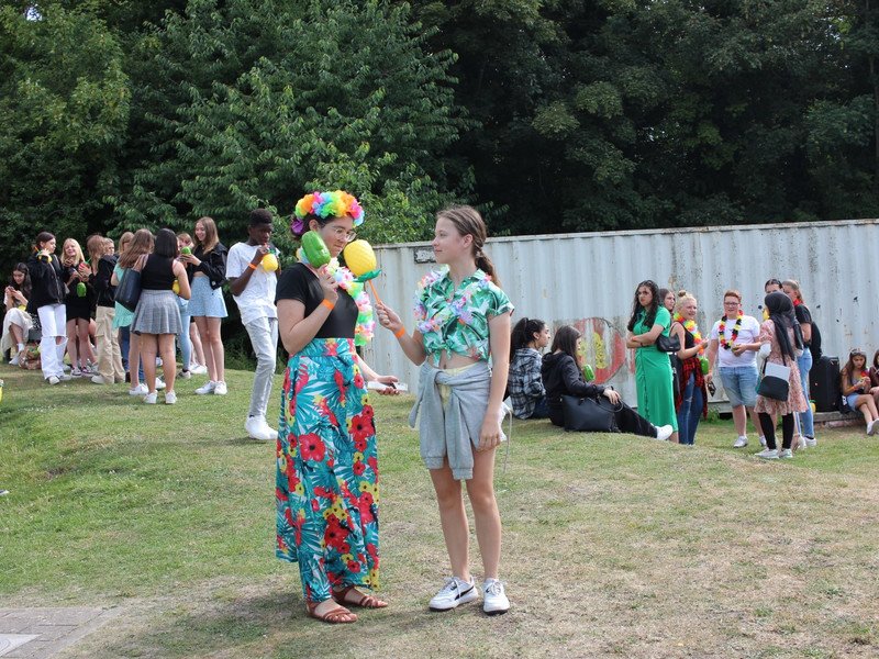 2022-06-29 1ste graad hawai fuif -9-.JPG