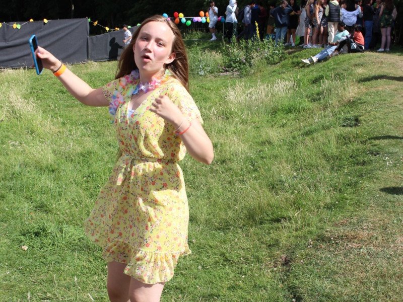 2022-06-29 1ste graad hawai fuif -98-.JPG