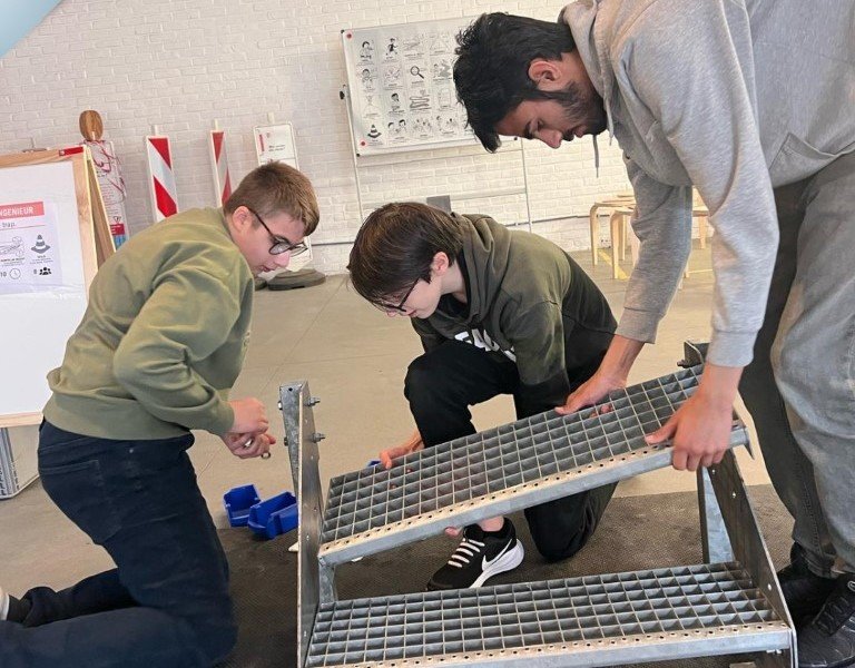 2025-04-28 2 Spectrum -2-.jpg