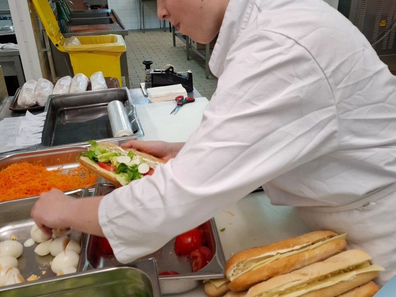 2025-06 leerlingenraad - Assistentie in wonen zorg en welzijn -1-.jpg