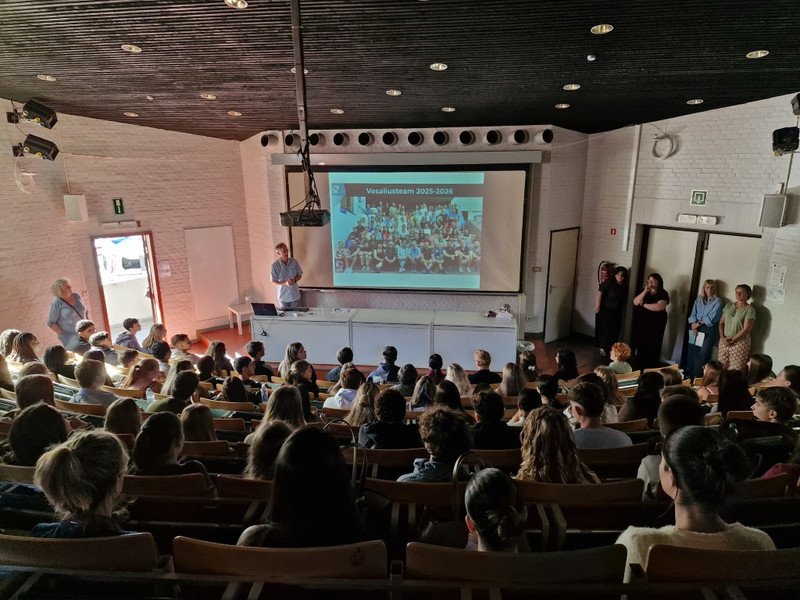2025-09 Vesalius eerste schooldag -17-.jpg