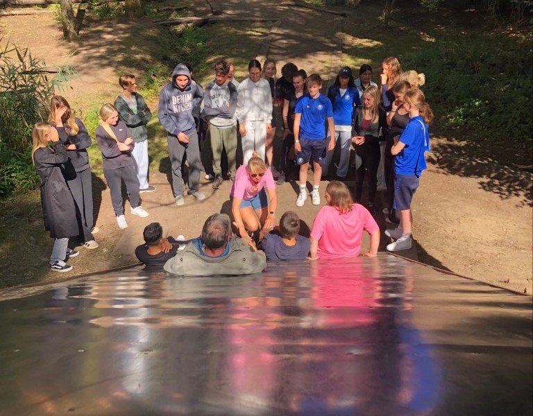 2025-09 Vesalius teambuilding -3-.jpg