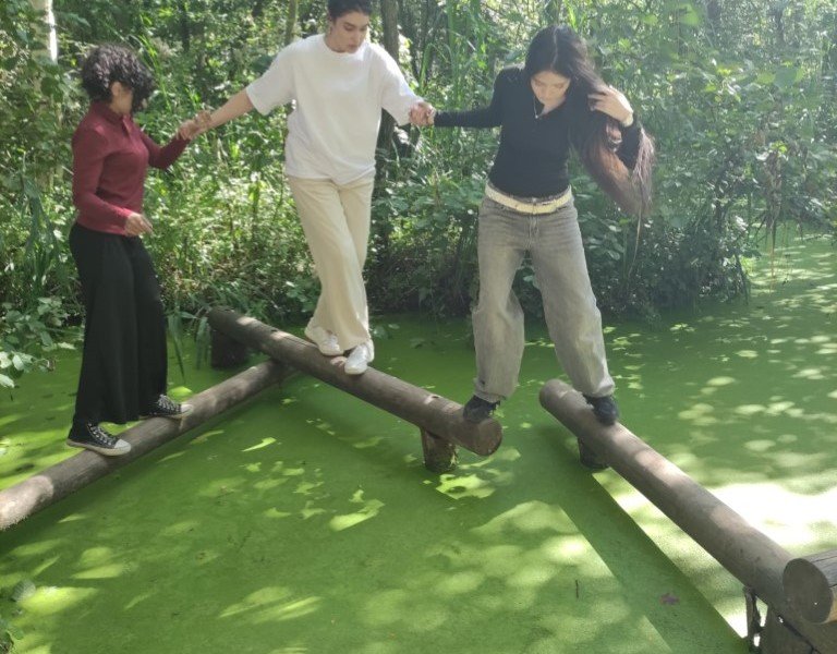 2025-09 Vesalius teambuilding -48-.jpg