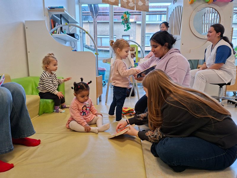 2025-11-27 5OB voorlezen -4-.jpg