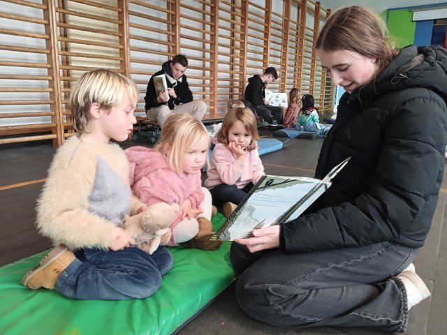 2025-12 4MW voorlezen -3-.jpg