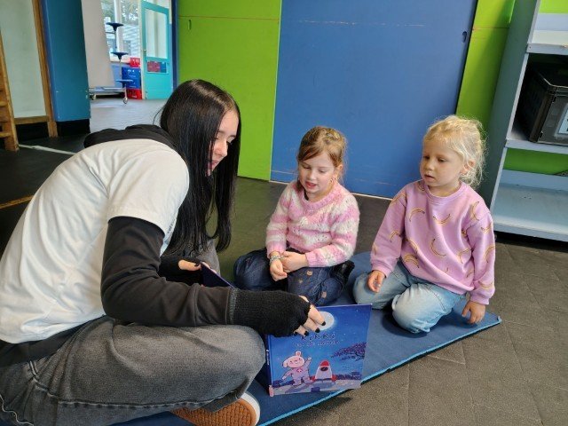 2025-12 4MW voorlezen -20-.jpg