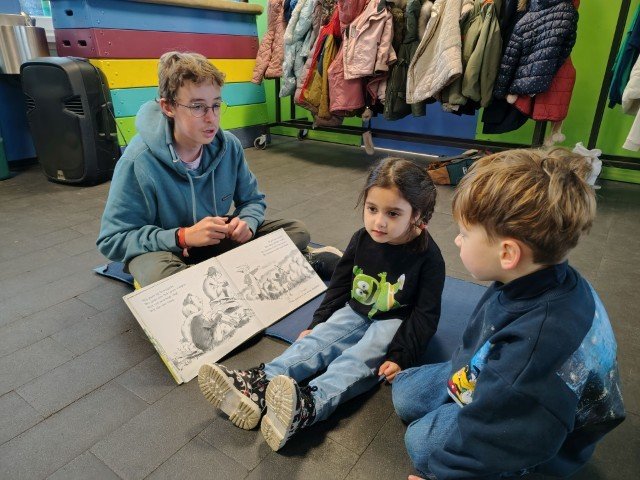 2025-12 4MW voorlezen -18-.jpg