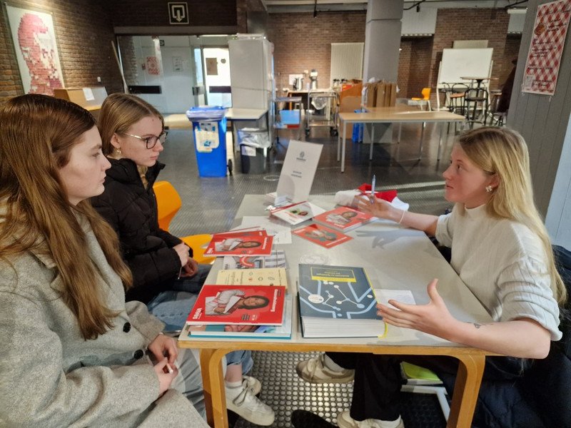 2026-01-30 Beroepenbeurs Vesalius -27-.jpg