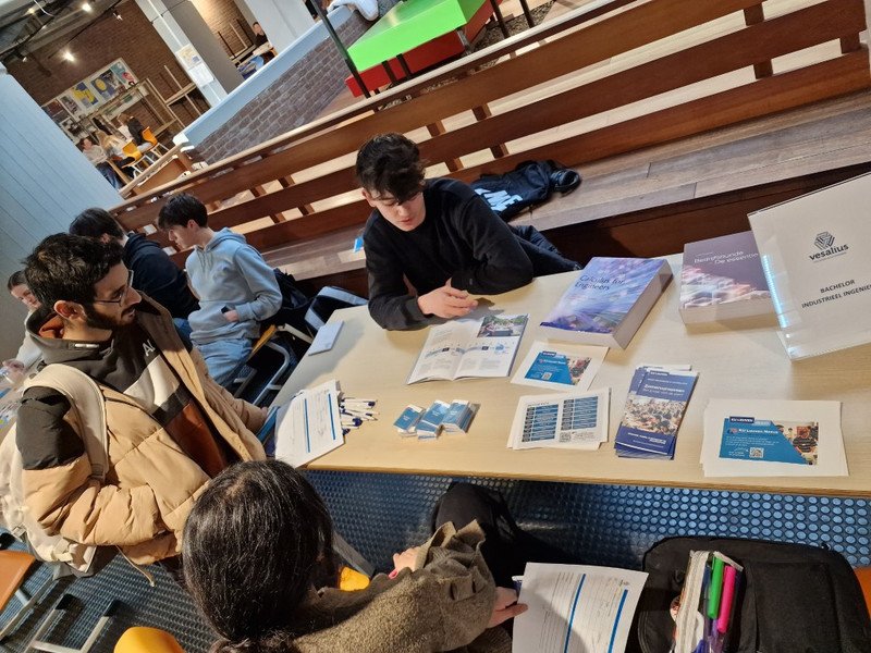 2026-01-30 Beroepenbeurs Vesalius -35-.jpg