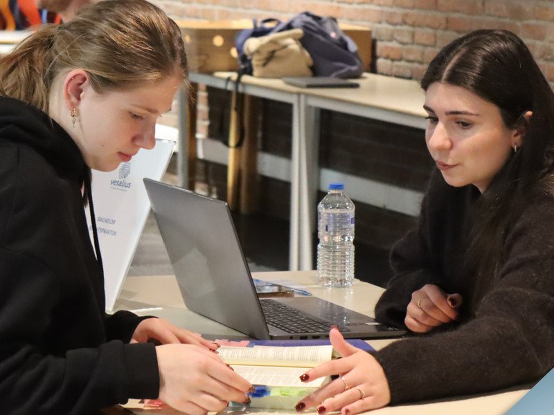 2026-01-30 Beroepenbeurs Vesalius -66-.jpg