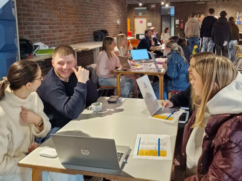 2026-01-30 Beroepenbeurs Vesalius -67-.jpg