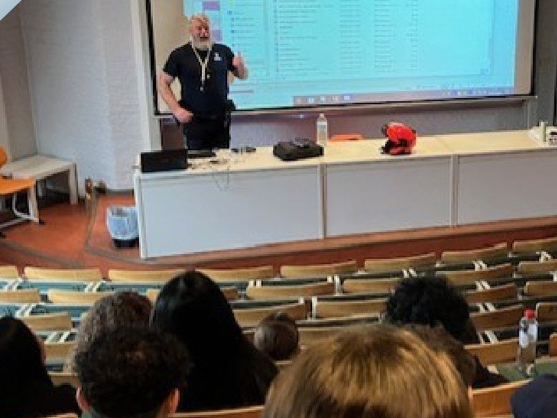 2026-01-19 verkeersveiligheid Vesalius -1-.jpg