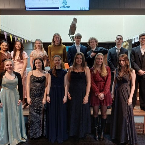 2026-02 Vesalius Hoedjes -1-.png